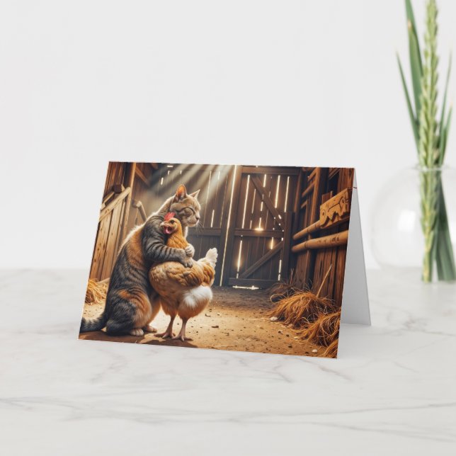 Cartão Gato do Aniversário Abraçando um Galinha Fazenda (Frente)