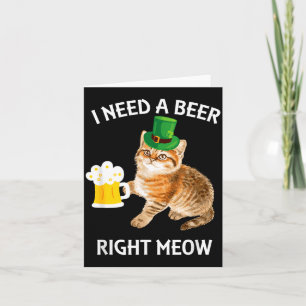Cartão Gato engraçado de cerveja irlandesa bebendo no dia