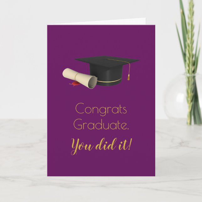 Cartão Gorra de Formatura e Diploma em Congrats Grad Roxo (Frente)