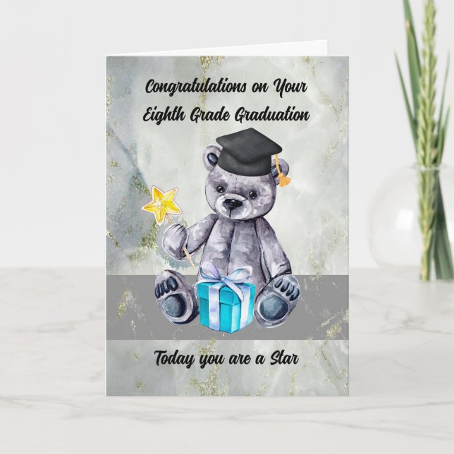 Cartão Graduação do 8º ano com Boné de Vista de Urso Este (Frente)