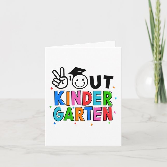 Cartão Graduação No Jardim De Infância No Dia Passado Do  (Frente)