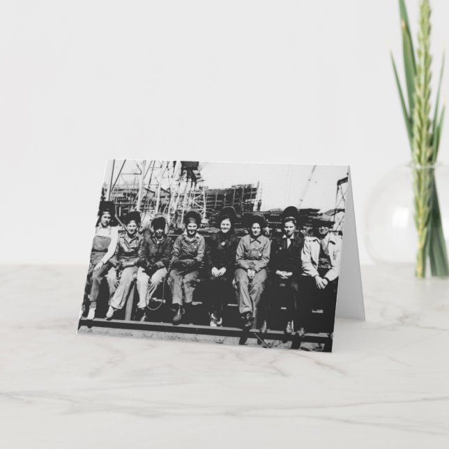 Cartão Grupo de Mulheres Soldadoras Durante a Segunda Gue (Frente)