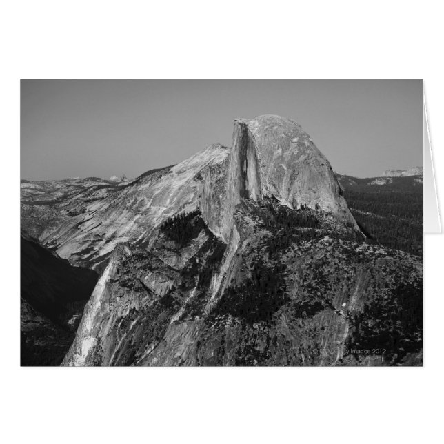 Cartão Half Dome é um recurso conhecido em Yosemite (Frente Horizontal)