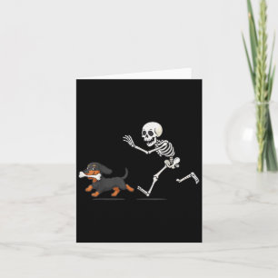 Cartão Halloween Dachshund Funny Skeleton Perseguindo Hom