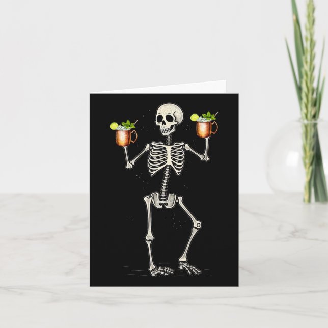 Cartão Halloween Skeleton Bebendo Moscou Mule Tail (Frente)