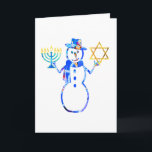 Cartão Hanukkah, bonitão judeu Menorah Star de David<br><div class="desc">Celebre as férias judaicas com este adorável Chanukah Snowman! Dons engraçados de Chrismukkah para meninos, meninas. Cartão de excelente para netos de avós. Bubbeh Bubbee Bubbie Zaydeh Zaydee Pais engraçados Engraçado Hanukkah para filho, filha. Excelente para os amigos do Rabino e do Templo. Homem de neve com Estrela de David...</div>