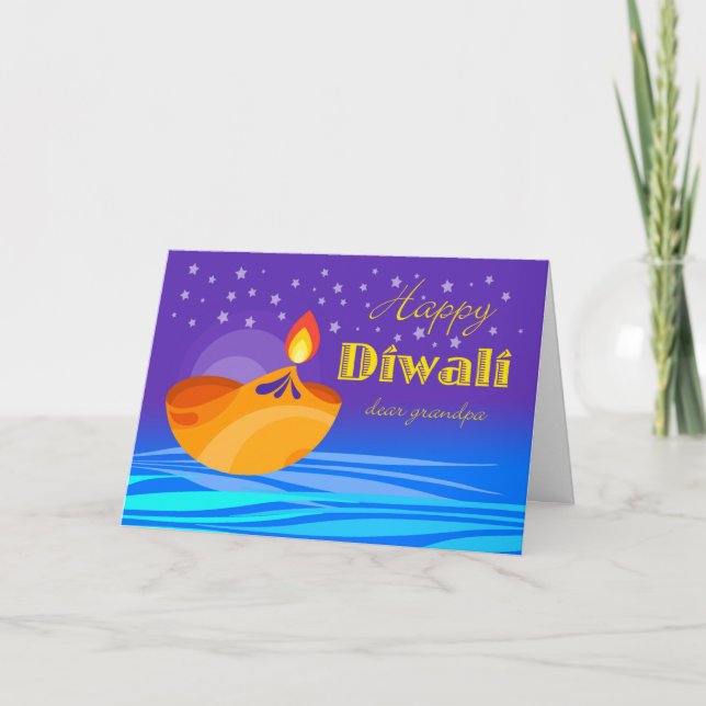 Cartão Happy Diwali para vovô, Diya e estrelas (Frente)