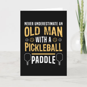 Cartão Homem Velho com Presente de Pickleball Paddle
