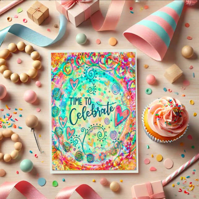Cartão Hora de celebrar corações brancos coloridos (Criador carregado)