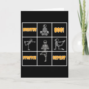 Cartão Ioga de Esqueleto Halloween Engraçado Respire Boo