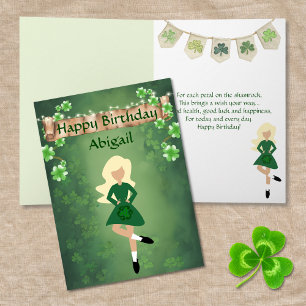 Cartão Irish Dance Shamrock deseja o aniversário louro do