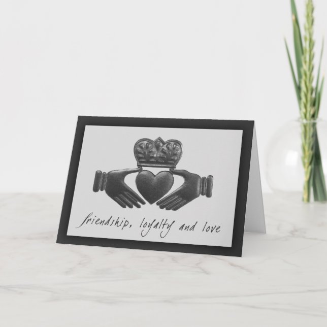 Cartão Irlandês Claddagh, amizade, lealdade e amor (Frente)