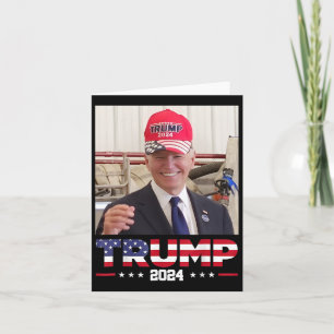 Cartão Joe Biden Usando Um Chapéu De Trump