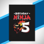 Cartão Kids Ninja - Presente de Festa de aniversário - 5<br><div class="desc">Este design de aniversário Ninja 5 apresenta o símbolo japonês Ninjutsu,  um fundo de quadrinhos de meio tom,  e um gráfico de pontapé de cartoon ninja que seu menino ou garota ninja de 5 anos de idade vai amar!</div>