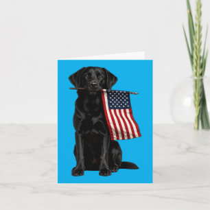 Cartão Labrador preto segurando bandeira americana engraç