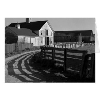 Cartão Large Barn and Road, março de 1966