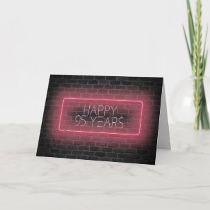 Cartão letreiro de neon para aniversário de 95 anos em ti