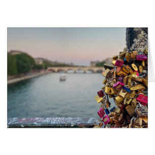 Cartão Linda noite em Paris com cadeados de amor