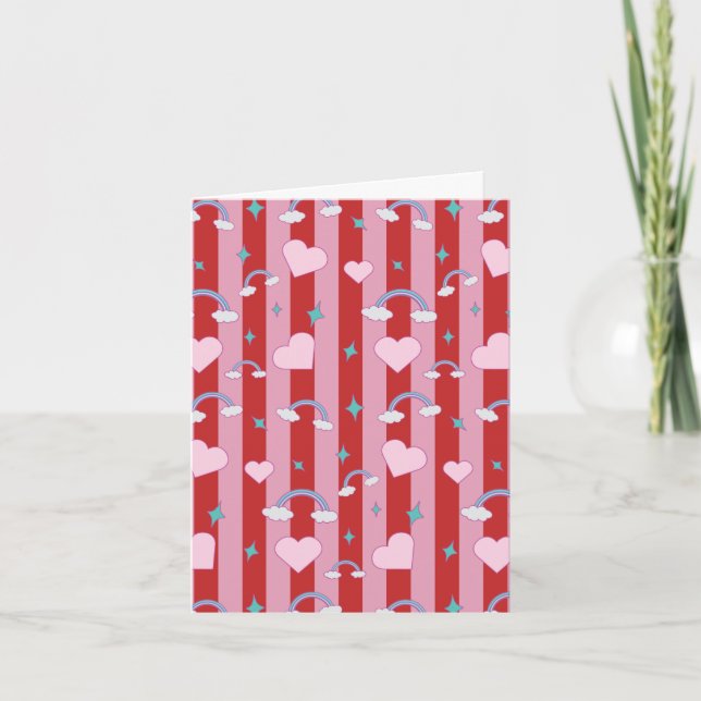 Cartão listrado rosa e vermelho com arco-íris e co (Frente)