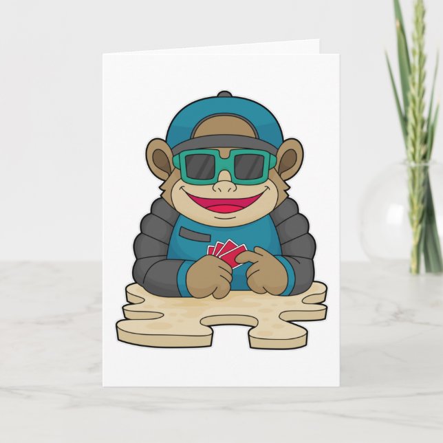 Cartão Macaco jogando pôquer com cartas de pôquer e óculo (Frente)