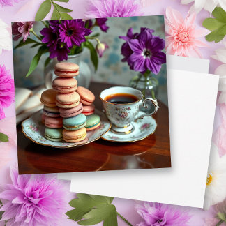 Cartão Macaron, Café e Vaso de Flores Roxas