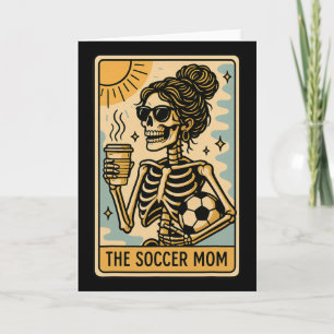 Cartão Mãe de futebol engraçada no Halloween Esqueleto Ca