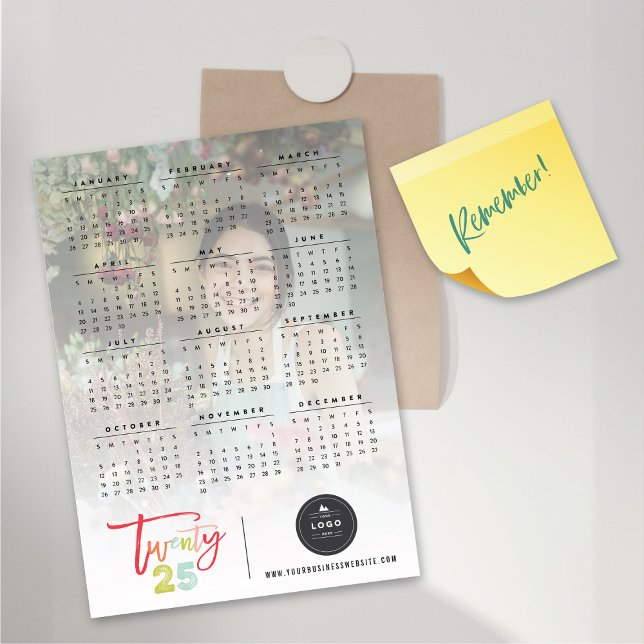 Cartão Magnético de Calendário 2025 com Script de  (Colorful Brush Script 2025 Calendar Magnetic Card @ fat_fa_tin)
