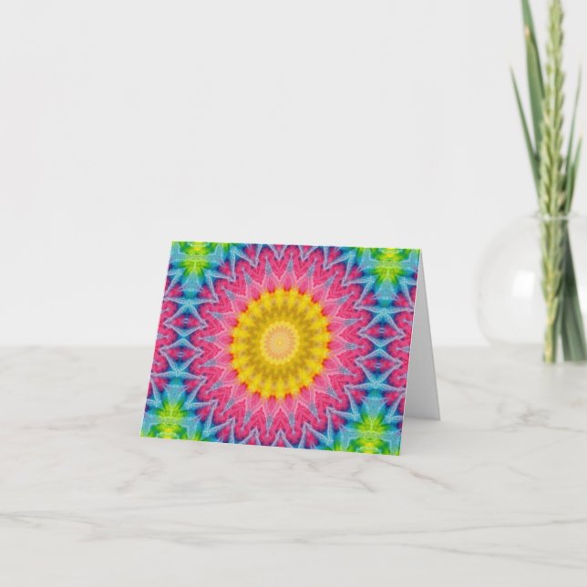 Cartão Mandalá Tie-Dye Arco-Íris com Simetria Vibrante (Frente)