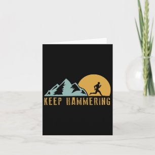 Cartão Mantenha Hammering Caminhando Trilha Montanha Corr