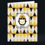 Cartão Mantenha o Chill Hip Hop Penguin Legal Kid<br><div class="desc">Pinguim em óculos escuros,  chapéu amarelo de baseball e cadeia de ouro voadora em um padrão de fundo de diamante amarelo,  castanho,  preto,  branco e cinza. Fique calmo em texto amarelo cursivo nas costas. Personalize com o nome e a inicial do seu filho. ©2022 Designs do Partido Sassy</div>