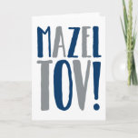 Cartão Marinho do bloco de Mazel Tov   Cinzento<br><div class="desc">Felicite o menino do mitzvah da menina ou do bar do mitzvah do bastão com este "Mazel simples Tov!" cartão decorado com letras de bloco escrito à mão festivas. Vazio da esquerda para dentro para sua própria mensagem pessoal. Aperfeiçoe para um presente ou verifique o cerco. Compre mais de um...</div>