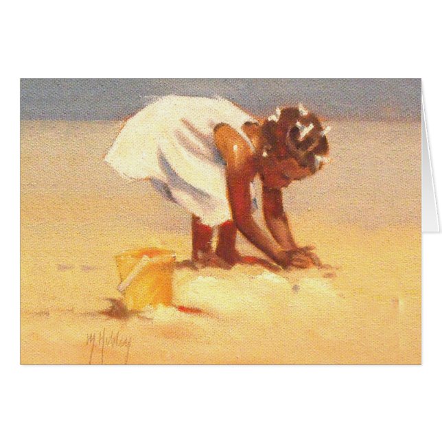 Cartão Menina bonita brincando de areia (Frente Horizontal)