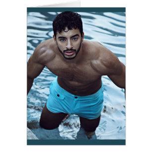 Cartão Menina surpreendente do transporte do total