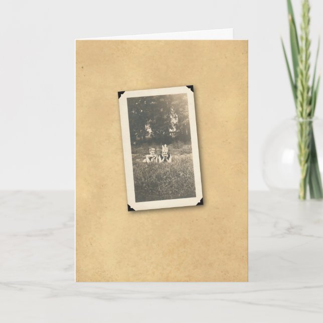 CARTÃO MENINAS NA GRAMA 2 (Frente)