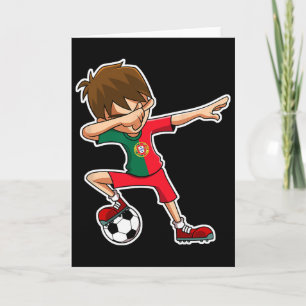 Cartão Menino de Futebol Dabbing Camisa de Portugal Crian