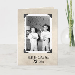 Cartão Meninos Com Beisebol Bats 73ª Placa de Aniversár