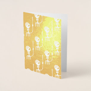 Cartão Metalizado esqueleto de Halloween com uma espada