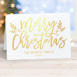 Cartão Metalizado Feliz Natal Moderno Foto de Feriado de Script Dour<br><div class="desc">design de cartão com fotos de Natal Merry apresenta texto moderno de roteiro de folha de ouro com ramos de folhas e bagas ocas que destacam a design. O dentro da placa inclui espaço para uma foto paisagem e uma mensagem de cartões de natal personalizada.</div>