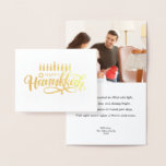 Cartão Metalizado Feriado Fotográfico da Família de Placas Hanukkah<br><div class="desc">Feliz Hanukkah,  foto da família,  personalizada com seu nome e uma doce bênção com folha de ouro real,  cartão de feriado Hannukah. Design moderno limpo. Cartão de cartões de natal judeu.</div>