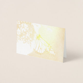 Cartão Metalizado Monarca em uma Ramificação