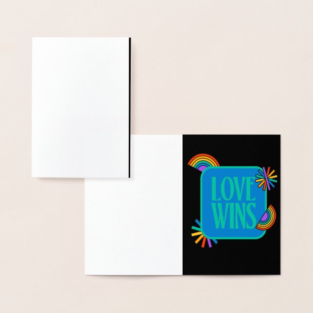 Cartão Metalizado Orgulho, amor ganha. Gay arco-íris lgbtq (Exibição)
