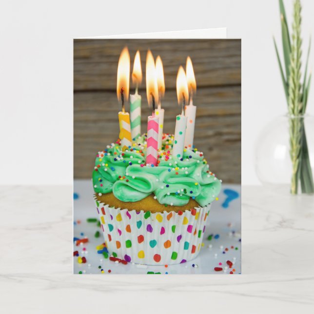 Cartão muitas velas no cupcake de aniversário (Frente)