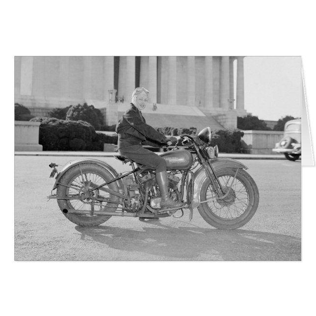 Cartão Mulher pilotando motocicleta, 1937 (Frente Horizontal)