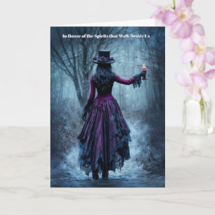 Cartão Mulher Samhain com velas em um caminho errado