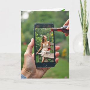 Cartão Mulher Smartphone Com Vinho Vazio