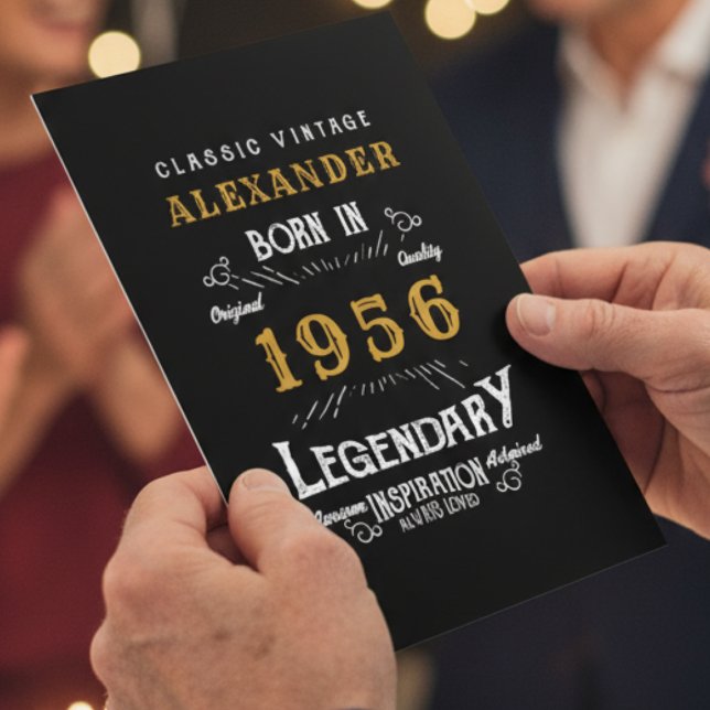 Cartão Nascer de aniversário personalizado 70 de 1951 Vin (70th birthday card in black and gold held in 2 hands)