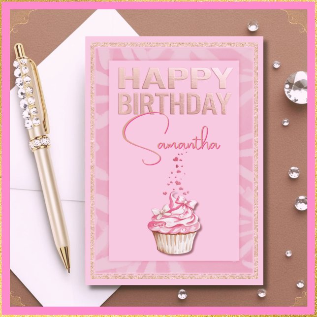Cartão Nome Personalizado Cupcake Rosa Bonito Feliz Anive (Say Happy Birthday in the sweetest way with a pretty pink & gold custom name cupcake birthday card!)