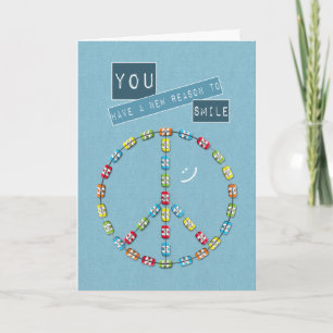 Cartão Novo sinal de paz de Parabéns de aparelho em Denim