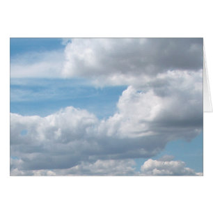 Cartão Nuvens de Cumulonimbus contra o céu azul