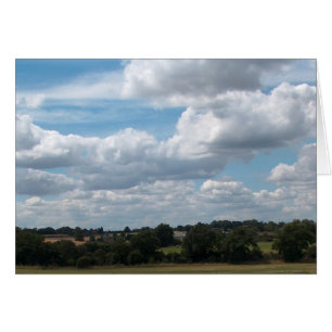 Cartão Nuvens no Céu Azul